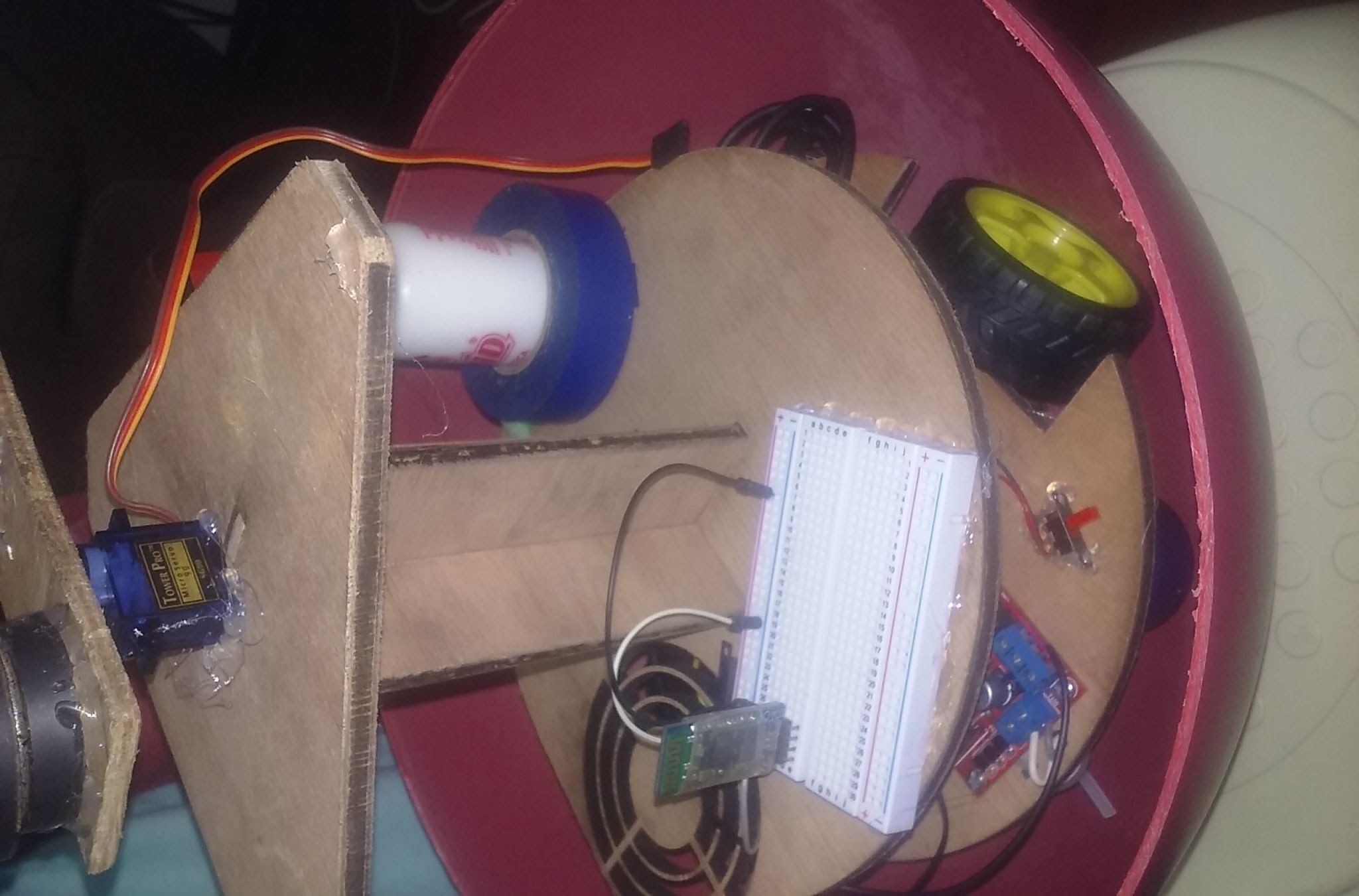 Inner components of the BB8 robot inside the opened sphere